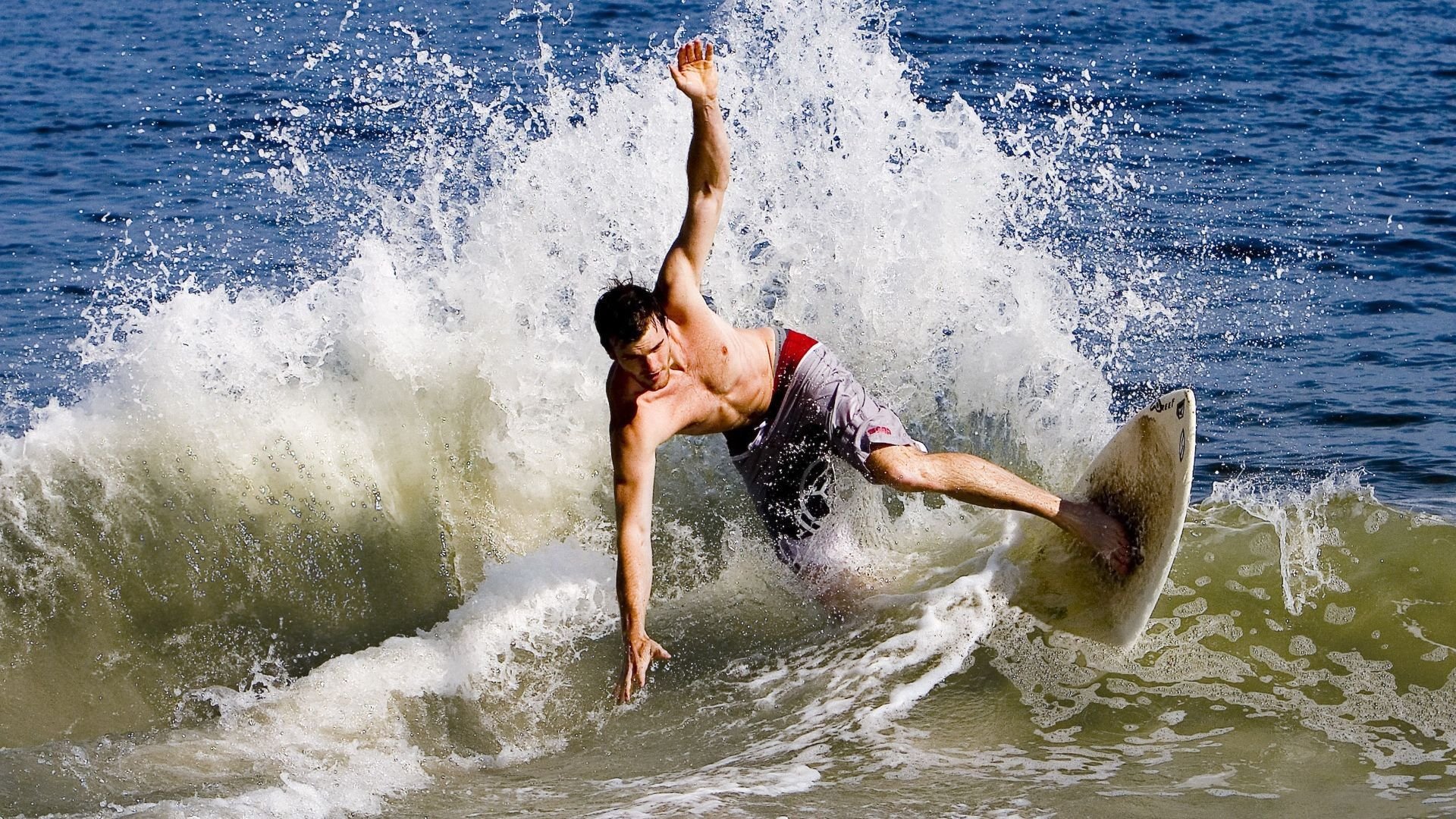 气候变化影响：极端天气如何改变比赛天平？，极端天气对体育赛事的影响